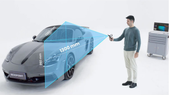 Revopoint Range 2 3D scanner, de Range2 is draagbaar en ontwikkeld voor het 3D scannen van grote objecten | Bits2Atoms