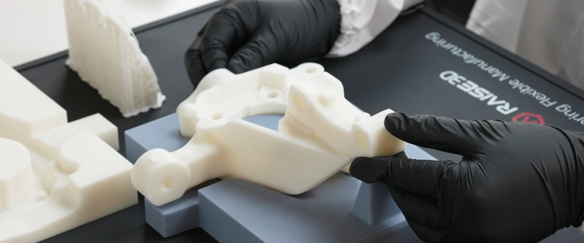3D-geprint kunststof onderdeel op maat, gemaakt met Raise3D DF2 DLP 3D-printer