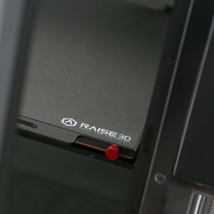 Raise3D Pro2 3D-printer afneembaar printbed